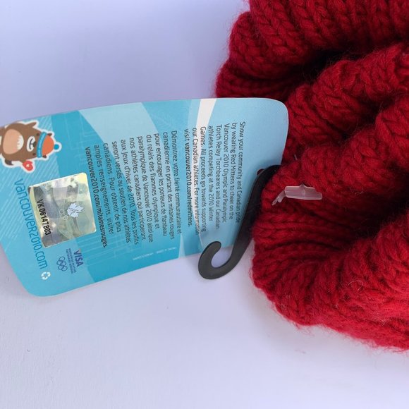 Vancouver 2010 Red Mitts - Picture 3 of 4